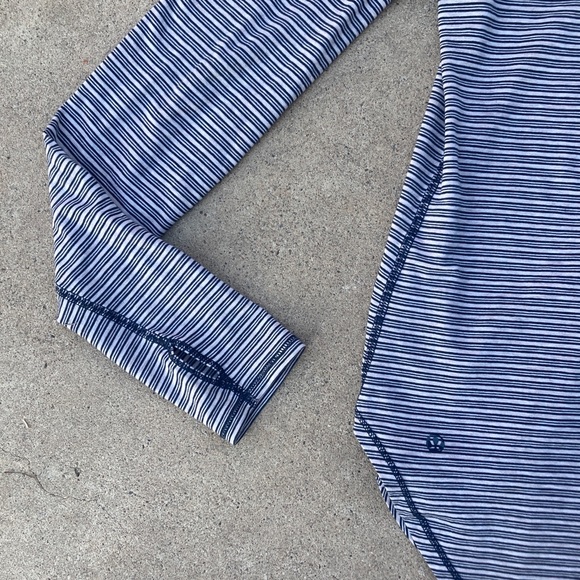 Lululemon Yogini 5 Year Long Sleeve Blue Stripe - Picture 5 of 6